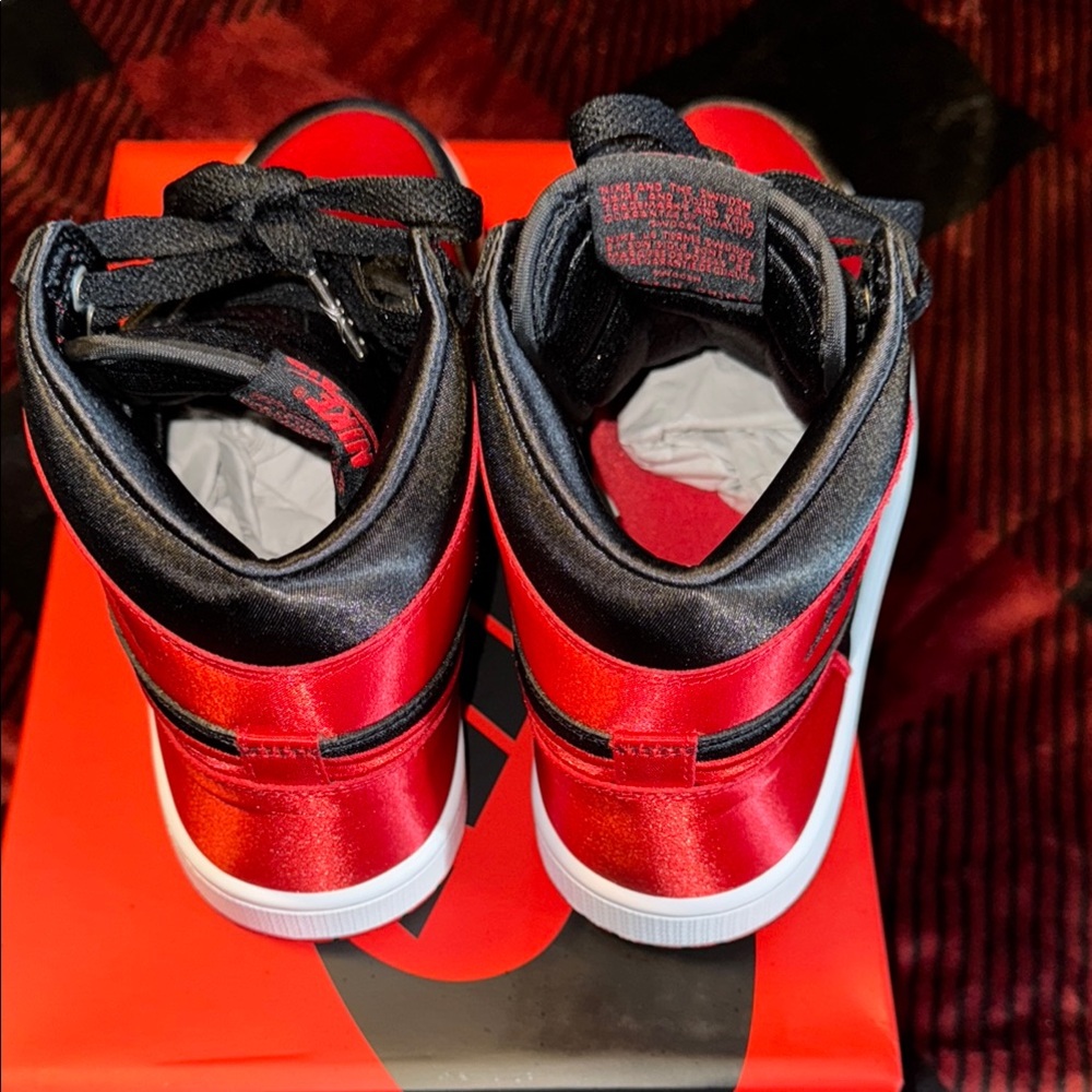 Nike limited edition  Jordan High-Top Sneakers - for Women Black and Red. - Picture 4 of 9